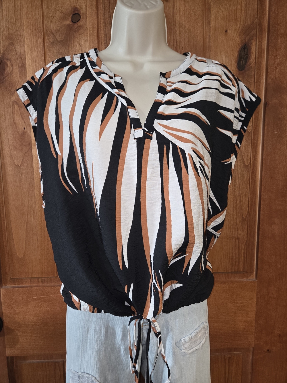 Nine West Black White & Tan Tie-Front Cap Sleeve Top